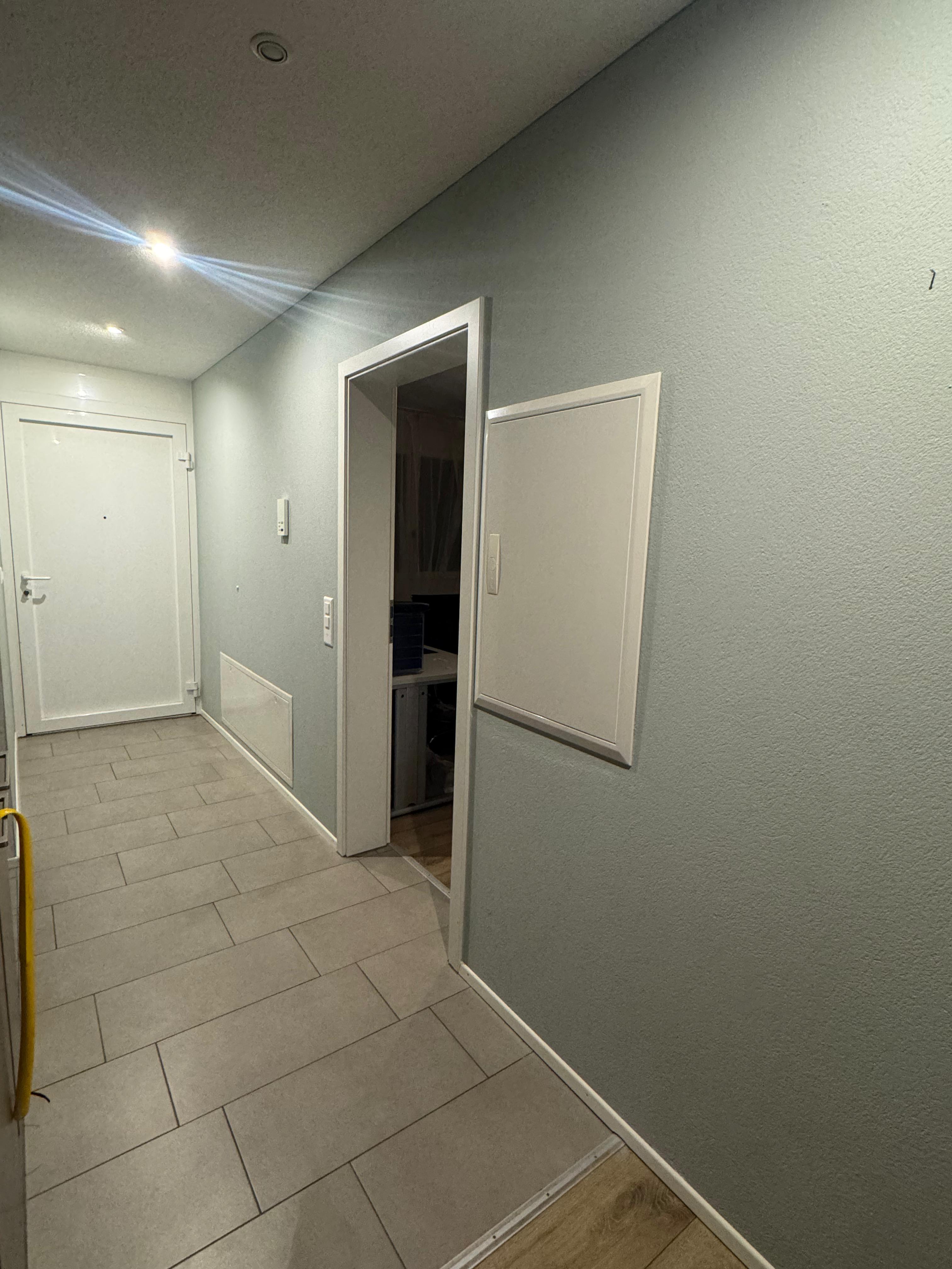 Reparierte Fläche nach Spachtelung und neuer Beschichtung